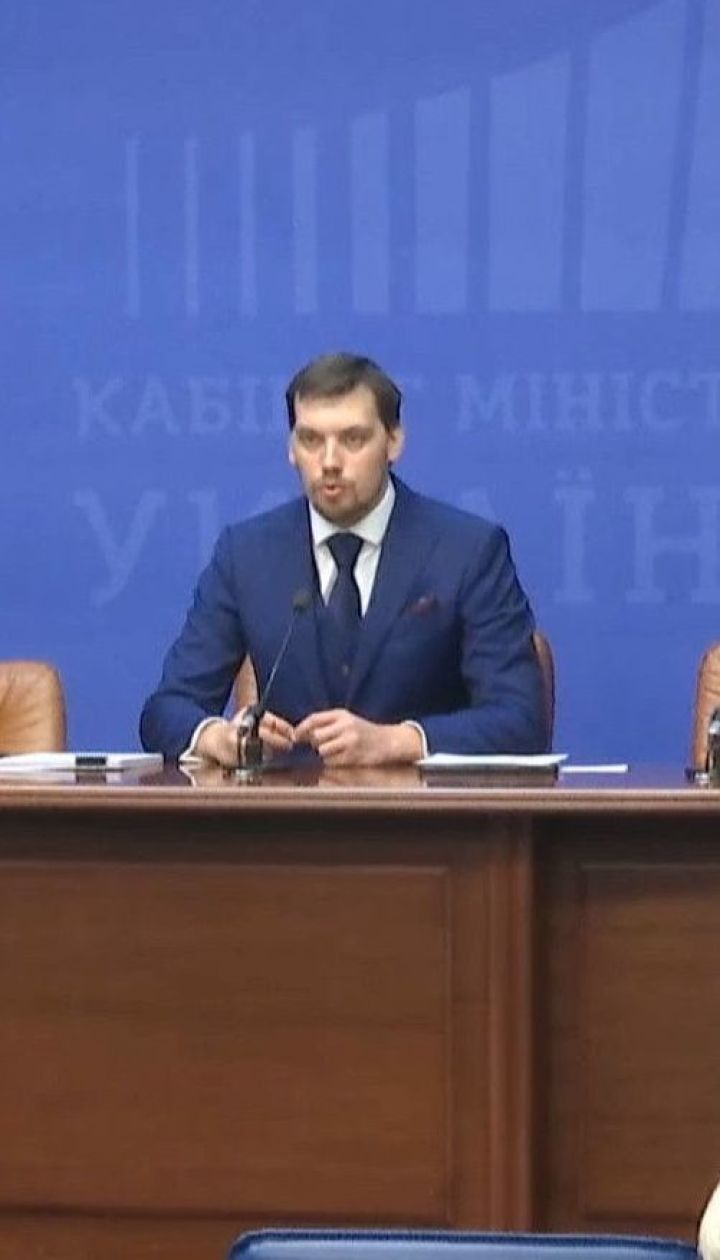 Україні доведеться віддавати щотретю гривню, щоби сплатити раніше взяті борги