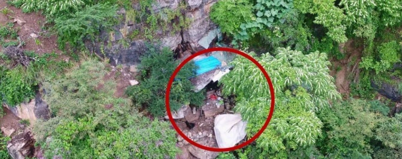 У Китаї копи випадково знайшли печеру втікача, де він ховався 17 років