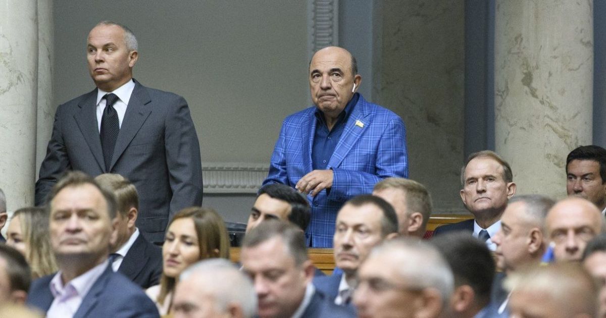 "ОПЗЖ" инициирует импичмент Зеленскому из-за санкций против "каналов Медведчука"