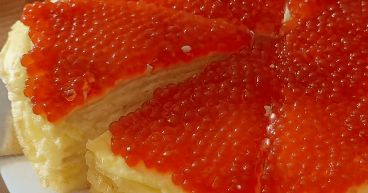 Торт із яєчних млинців із плавленим сиром tiktok.com_@alionakarpiuk