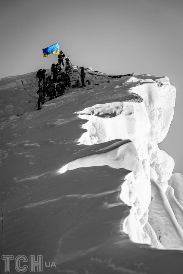 Антоніна Самойлова стала першою українкою, що піднялася на Еверест двічі