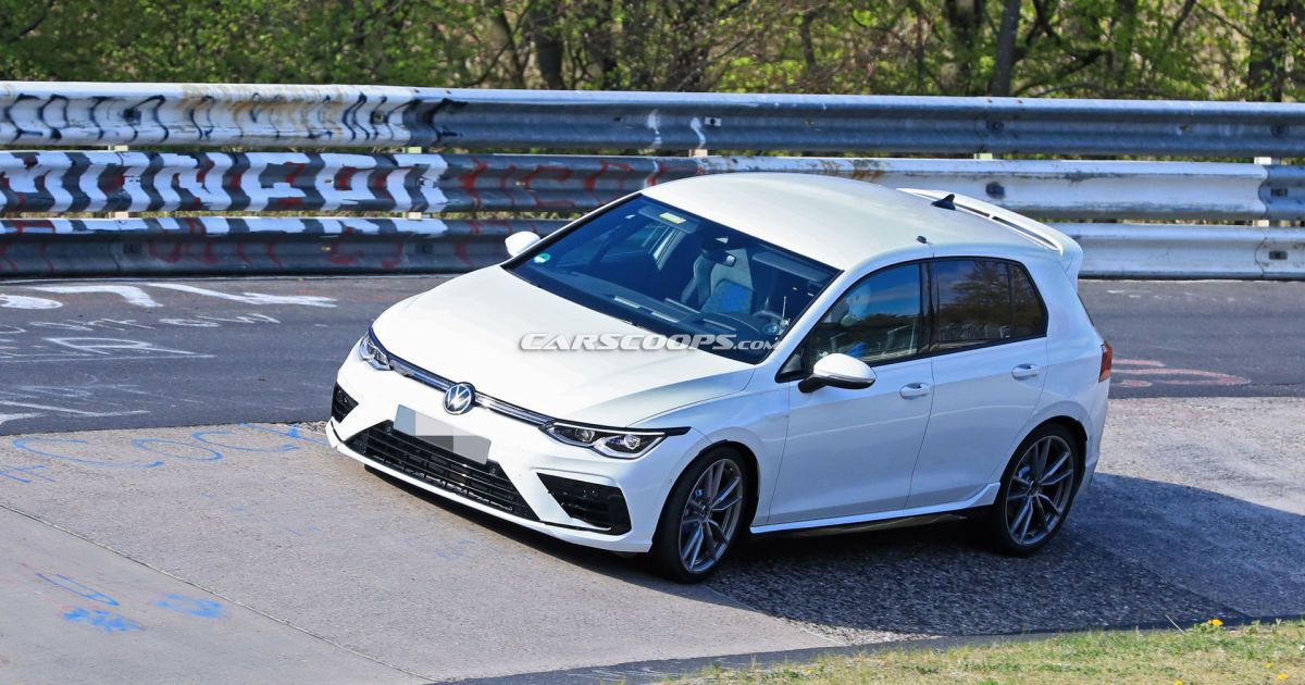 Автошпигуни зняли Volkswagen Golf R без камуфляжу на тестах