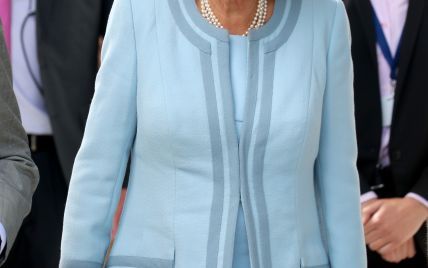 Голубой ей к лицу: 71-летняя герцогиня Корнуольская на мероприятии в Ирландии