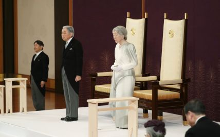 У вбранні з градієнтом і в перлах: імператриця Мітіко на церемонії зречення її чоловіка від престолу