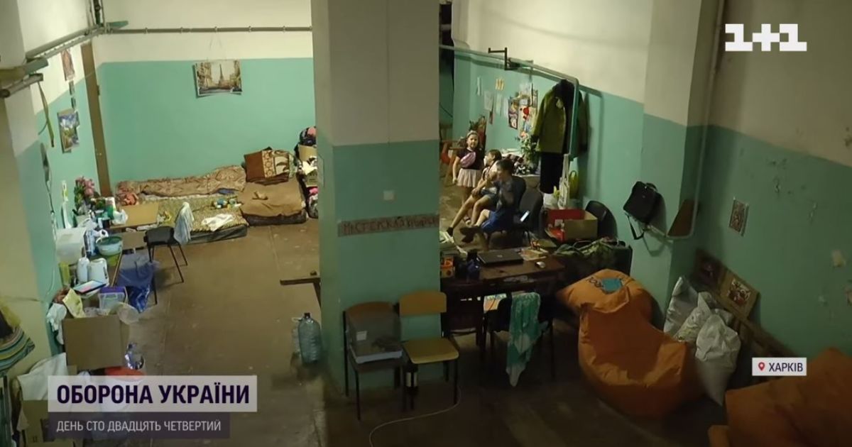 Деякі харків’яни від початку війни жодного разу не виходили на поверхню з бомбосховища: як живуть "люди підземелля"