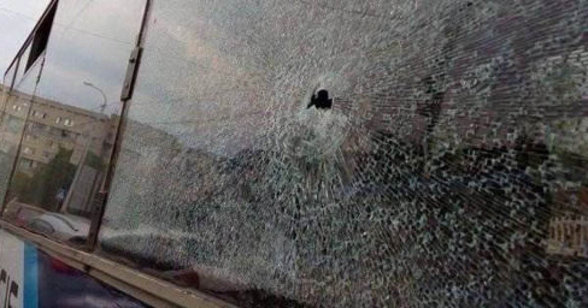 Под Нижним Новгородом неизвестный обстрелял автобус на остановке: погибли четыре человеке
