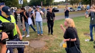 Із Латвії депортують росіян, які заважали демонтажу радянського пам’ятника