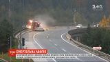 Смертельна аварія у Словенії: на окружній дорозі в Любляні легковик врізався у фуру