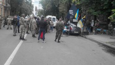Митингующие на Банковой не расходятся с ночи / © Facebook/Богдан Тицкий