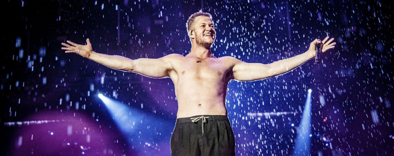 Солист Imagine Dragons Рейнольдс стал отцом в четвертый раз и показал фото малыша