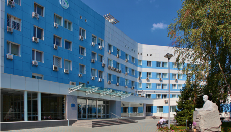 В Інституті Шалімова проводять слідчі дії через підозру у хабарництві трансплантолога – джерела