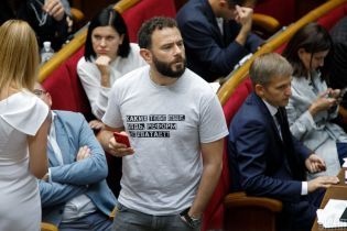 Дубинский после консультаций в фейсбуке отозвал законопроект о налоге на обмен валют