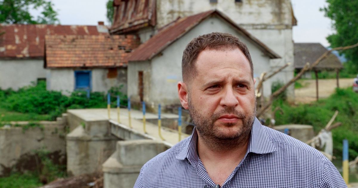 У помощника Зеленского нашли бизнес-связи с приближенным к российской верхушке предпринимателем