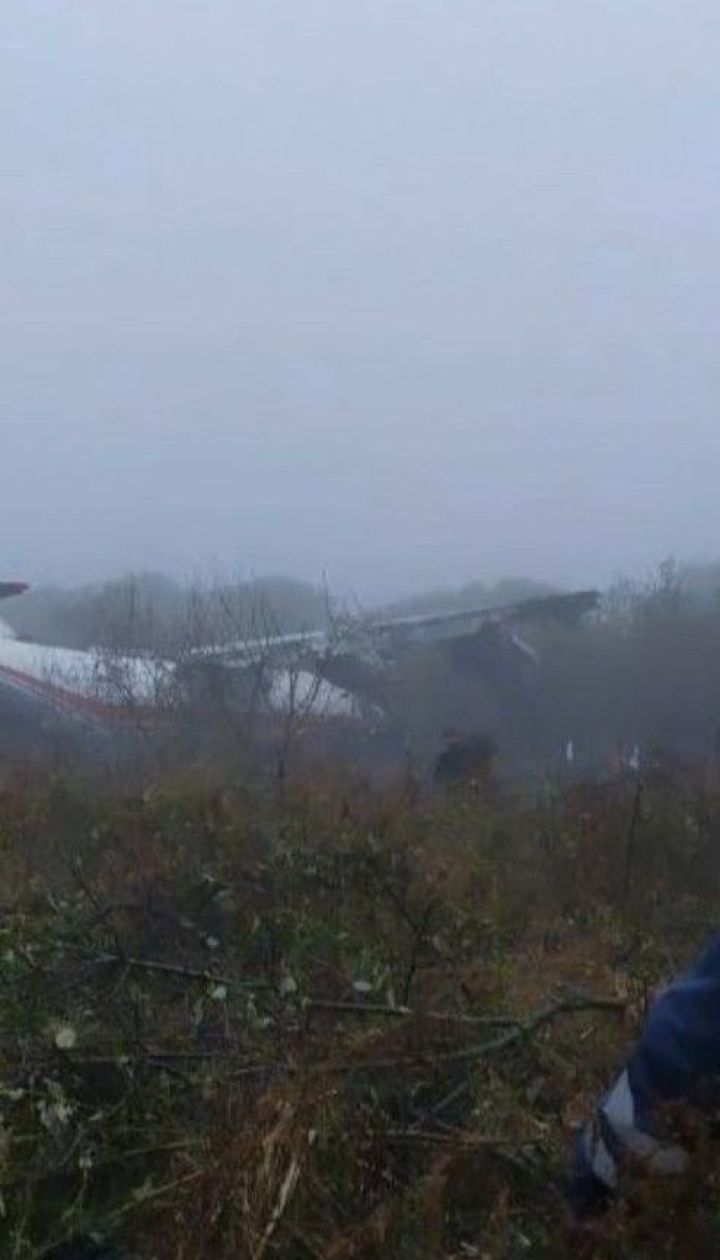 Грузовой самолет совершил аварийную посадку во Львовской области