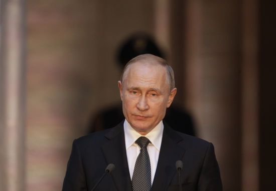 РосЗМІ пишуть про ймовірність зустрічі Путіна і Зеленського удвох, у Кремлі відреагували