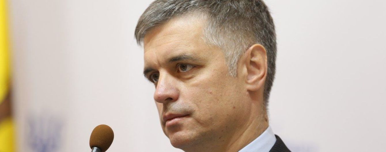 "Не влияет на разведение сил". Пристайко прокомментировал конфликт Зеленского и добровольцев