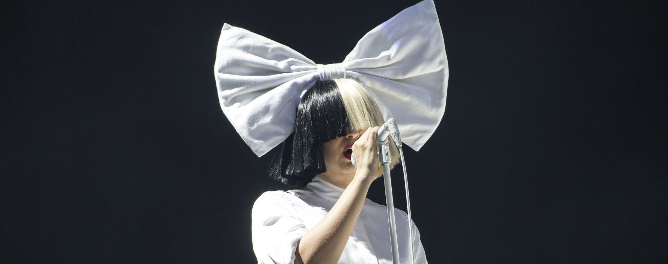 Певица Sia призналась, что страдает от серьезного неврологического расстройства