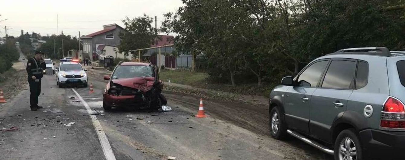 На Одещині у ДТП загинув чоловік, четверо людей постраждали