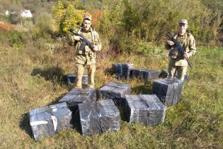 Украинцы в гидрокостюмах пытались переправить через границу тюки с сигаретами