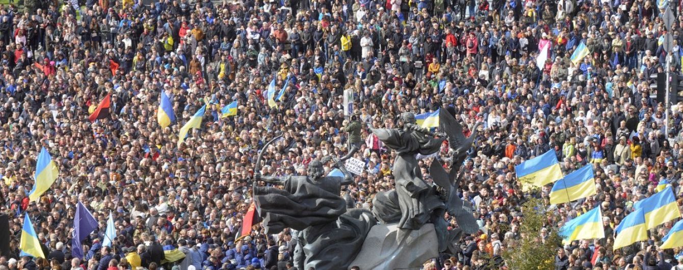 Порошенко, Тимошенко та Вакарчук скликають українців на Майдан перед "нормандським самітом"