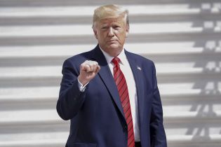 Трамп пригрозил Эрдогану разрушительными санкциями, если он не договорится с Пенсом