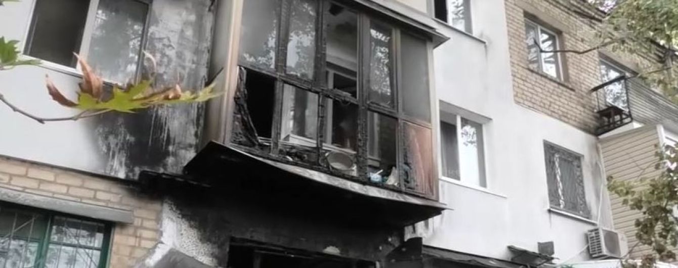 У Херсоні через запалену свічку згоріла квартира: людей дивом врятували