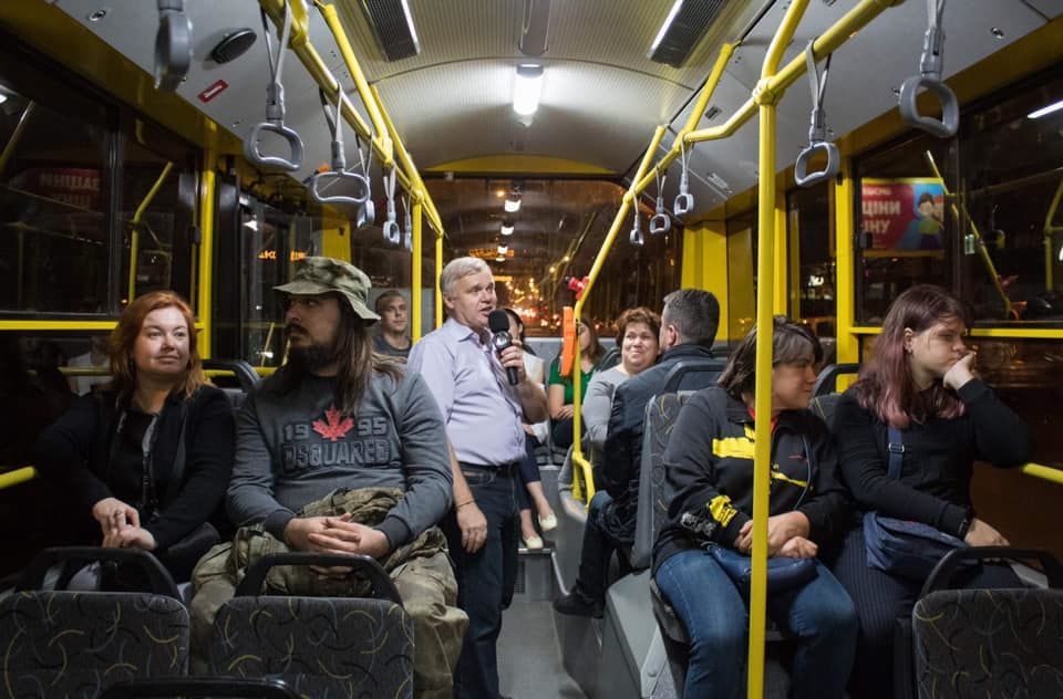 Києві, вечірня екскурсія тролейбусом