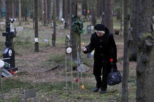 В России 5 дней не хоронили тела детей-сирот из-за сломанного трактора