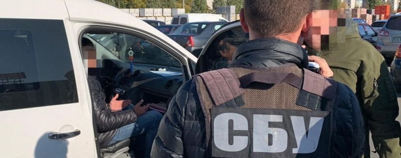 У Черкасах начальника податкової інспекції затримали на хабарі у 99 тис. грн