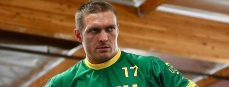 Фьюри пришел на бой Гвоздика и пошутил над Усиком