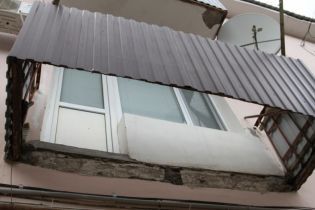 На базе отдыха в Коблево обвалился балкон: один погибший, двое травмированных