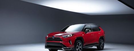 Toyota официально показала обновленный RAV4