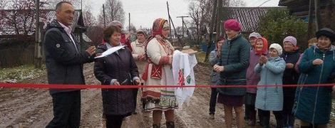 Відкриття болота замість дороги в РФ і кавер білоруською на трек alyona alyona. Тренди Мережі
