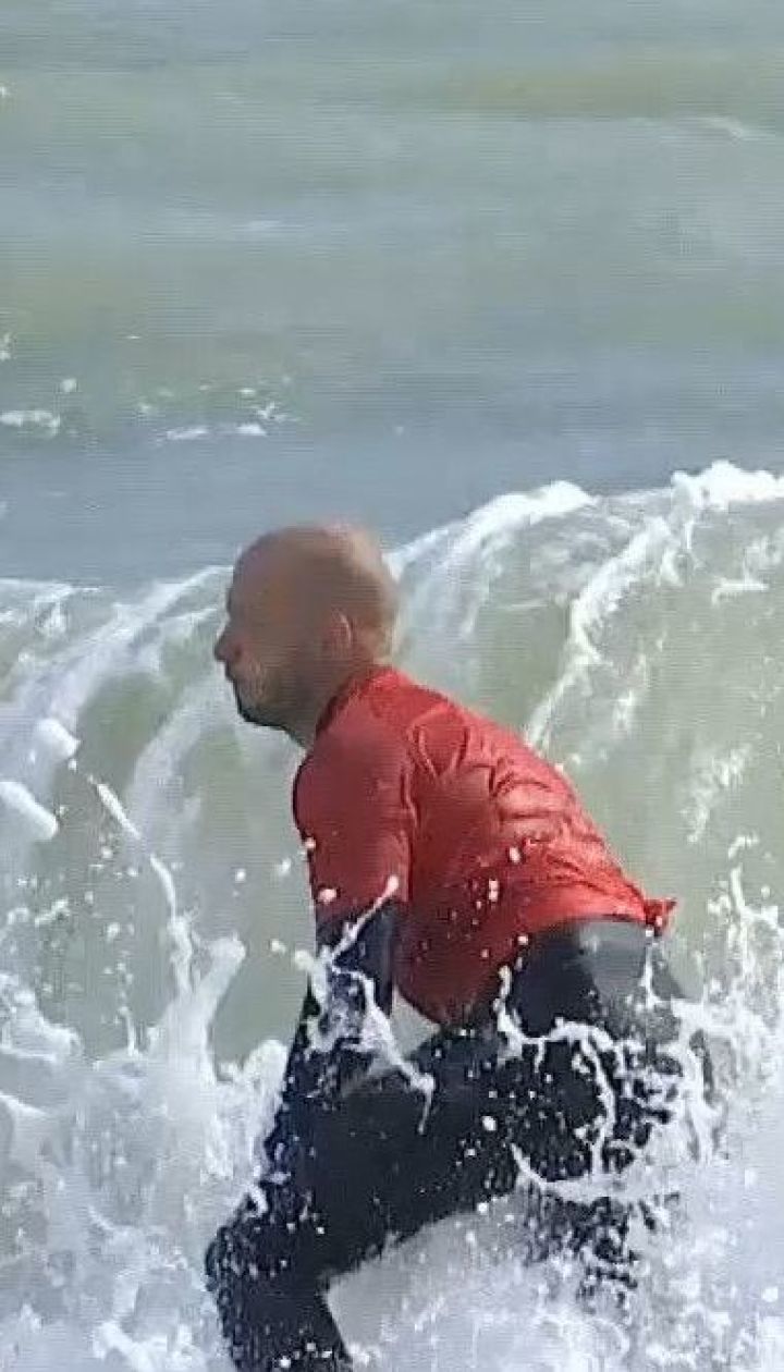 На пошуки морських хвиль: до Одеси з’їхалися серфінгісти з усієї України