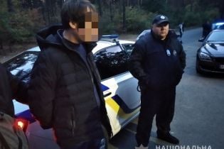 Любовная драма: под Киевом мужчина похитил бывшую и вывез в поле "поговорить"