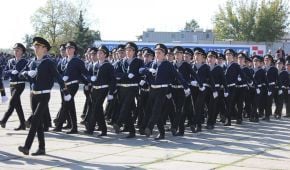 Дві тисячі моряків з оркестром промарширували центральними вулицями Херсона