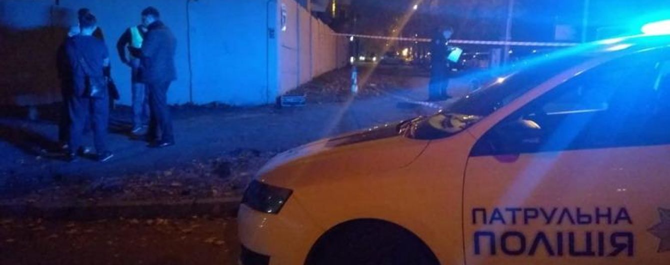 В Киеве на улице убили мужчину: нападавшие выстрелили несколько раз и скрылись