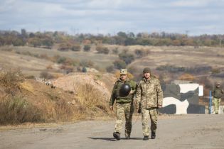 Кабмин усовершенствовал выдачу гражданства тем, кто подвергся политическим преследованиям, защищая Украину