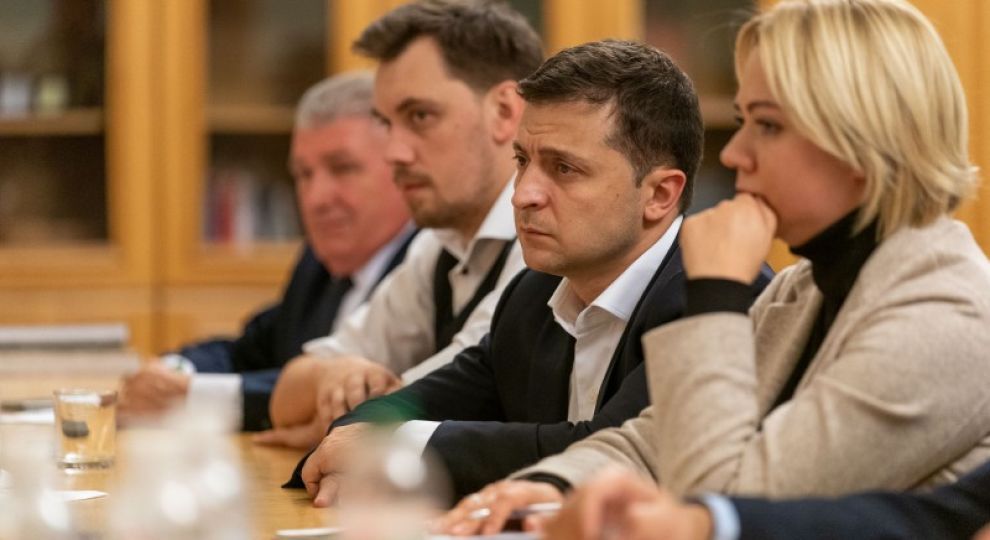 Зеленський зустрівся з рідними загиблих на Донбасі і пообіцяв врегулювати суперечливі питання