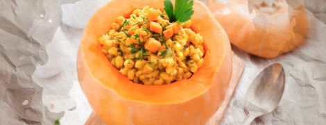 Перловая каша с тыквой, орехами и сухофруктами