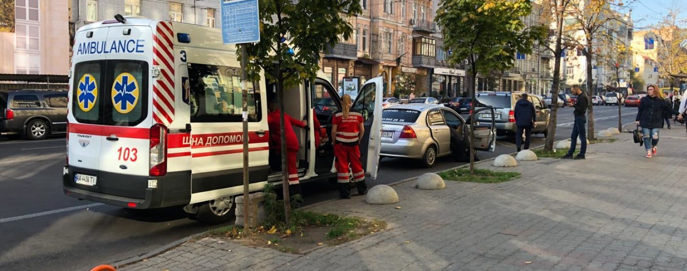 В Киеве во время поездки в такси умер мужчина