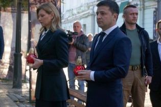 В скромном наряде и на шпильках: сдержанный образ Елены Зеленской