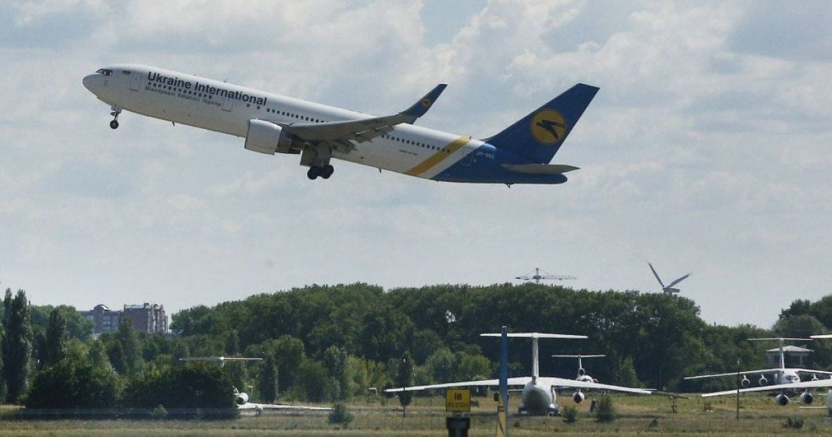 В соцсетях появилось видео падения украинского самолета в Тегеране