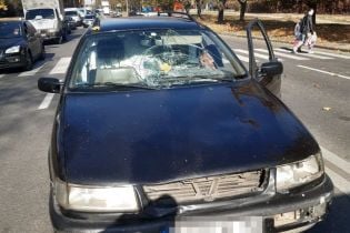 В Харькове автомобиль наехал на женщину с двумя детьми