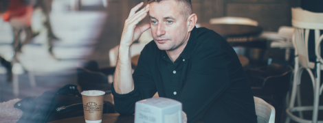 Один день с писателем Сергеем Жаданом. Рецепт от смерти, поклонницы и первый смартфон