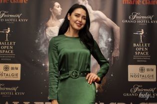 Звезды на открытии BALLET OPEN SPACE: Барбир в изумрудном платье, Фреймут - в мини