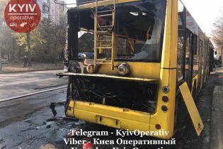 В Киеве во время перевозки пассажиров вспыхнул троллейбус