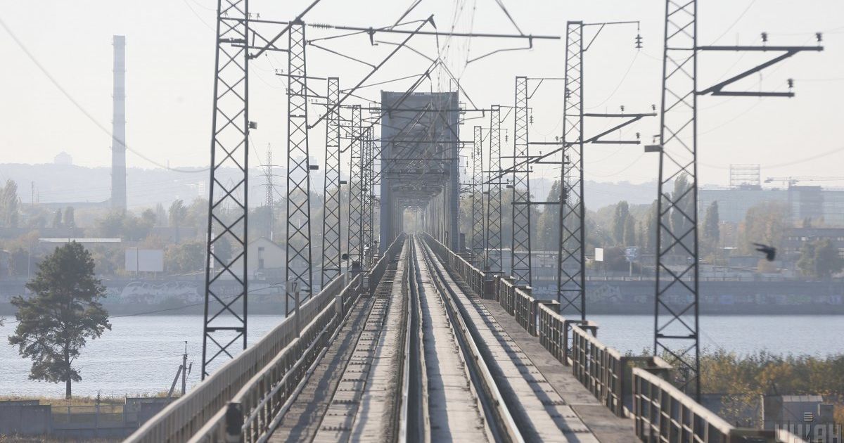 Росія прагне повернути контроль над українською залізницею — політолог