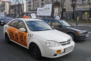 В "Слуге народа" рассказали, как заставить таксистов платить налоги