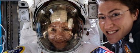 Уперше в історії у відкритий космос вийшла повністю жіноча експедиція